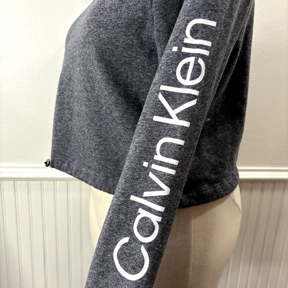 Calvin Klein Size XL Crop Sweatshirt Spellout V-Neck Gray Athleisure Activewear - Picture 2 of 13